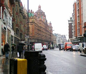 イギリスの首都ロンドンの情報サイト。観光名所紹介・地域・生活情報と写真100点以上掲載の基本情報・地域別ロンドンガイド
